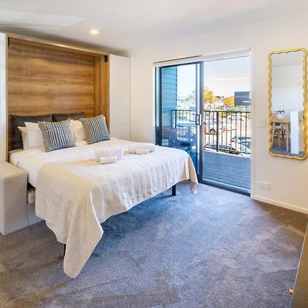 Explore From 8 Wilmer: Upper Level Cozy Studio كريستتشيرش المظهر الخارجي الصورة