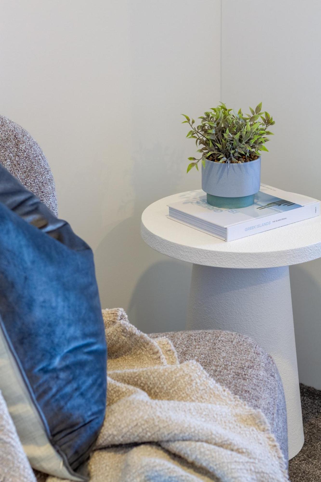 Explore From 8 Wilmer: Upper Level Cozy Studio كريستتشيرش المظهر الخارجي الصورة